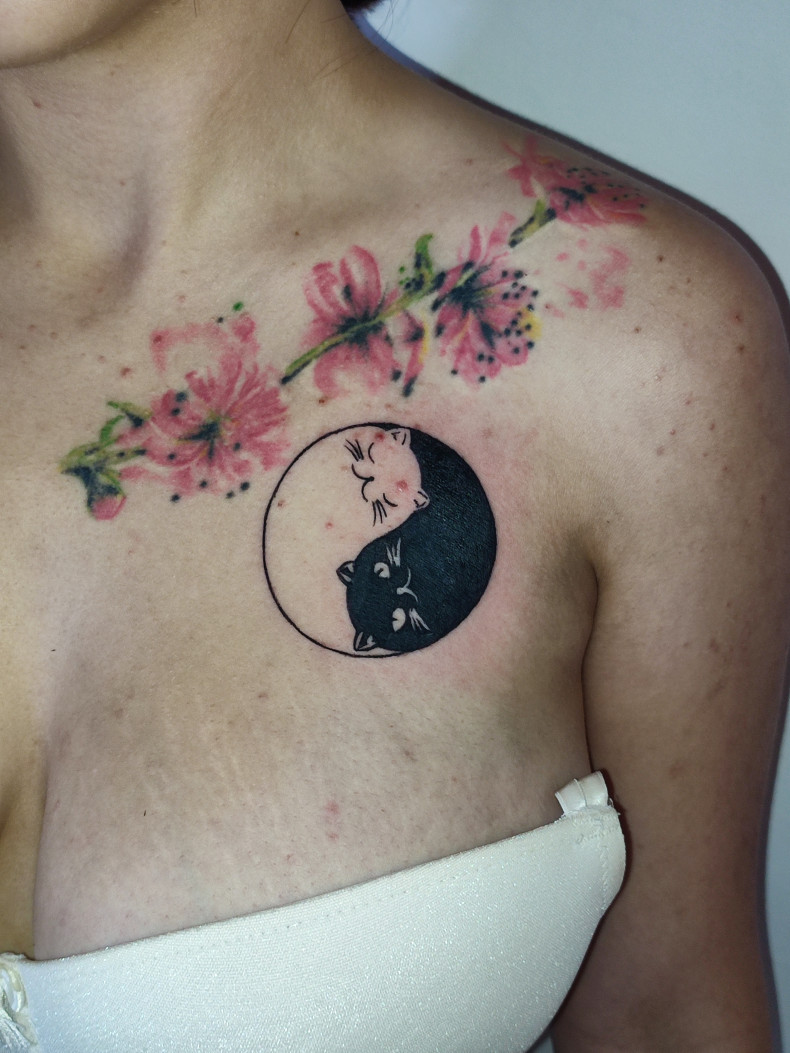 Женские цветные черно-белые, фото - Тату салон Alpha Tattoo Studio