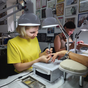 Манікюр, фото - Навчальний центр Академія Нігтьових Технологий Галини Старенко