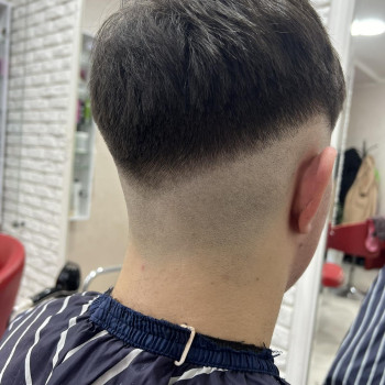 чоловіча стрижка