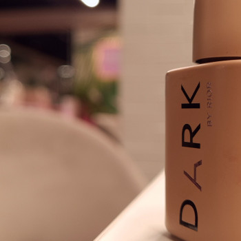 Гель лак для покриття нігтів Dark

   