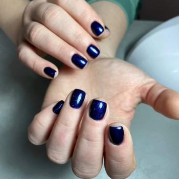 Манікюр комплекс з покриттям гель-лак.