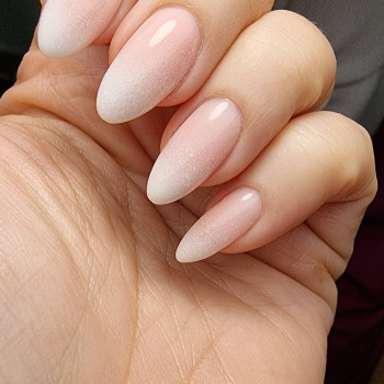 Манікюр комплекс з покриттям гель-лак.