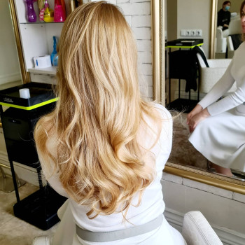 Фарбування волосся, стрижка та укладка.