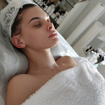 Классический массаж тела
Ухаживающая процедура за кожей лица