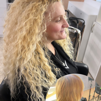 Афрокосички, зизи, брейды
                    Мастер по наращиванию волос Елена Киев