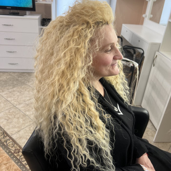 Афрокосички, зизи, брейды
                    Мастер по наращиванию волос Елена Киев