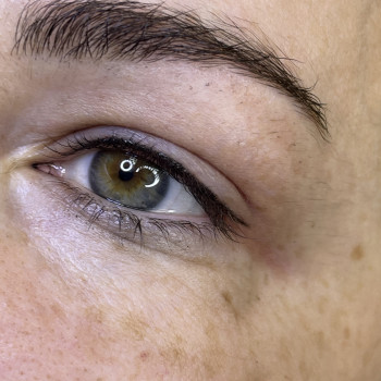 Очі – класична стрілка
                    Салон краси  Одеса