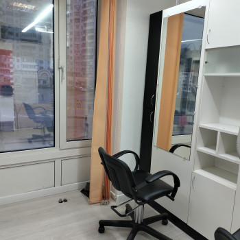 Оренда робочого місця перукаря
                    Салон красоты  Киев