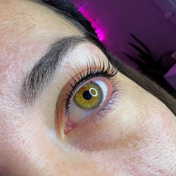 Ламінування та фарбування вій
На 1,5-2 місяці за 1 год