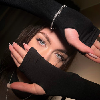 Фарбування брів