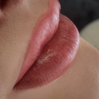 Перманентний макіяж губ
  
 
 