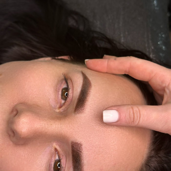 Перманент брів
                    Лешмейкер Нина Николаев