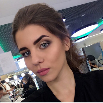 Макіяж для випускниць
                    Візажист Анастасия Запоріжжя