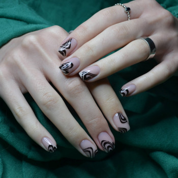 Комплекс манікюр
                    Майстер манікюру Василина Київ