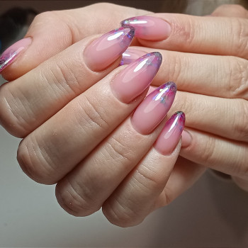 Гелеве нарощування з внутрішнім дизайном