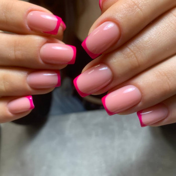 Розовый маникюр френч, фото - Салон красоты Infinity BS