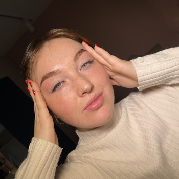 Корекція та фарбування брів
 