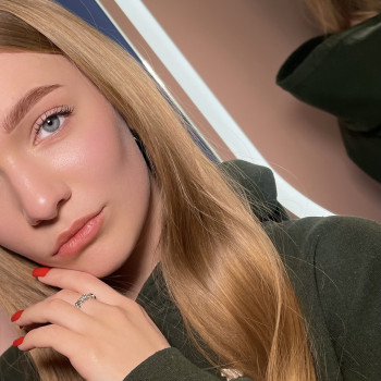 Корекція та фарбування брів
 