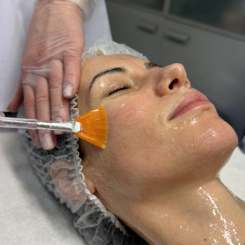 Доглядові процедури за типом та потребами шкіри
                    Косметолог Ольга Київ