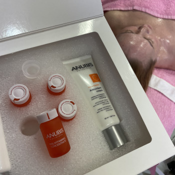 Доглядові процедури за типом та потребами шкіри
                    Косметолог Ольга Київ