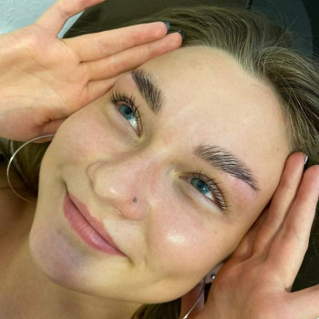 Ламінування, сироватка ботоксу та фарбування вій та брів

    