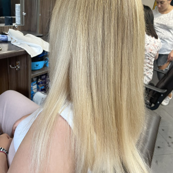 Фарбування волосся
                    Салон красоты Relax Броды