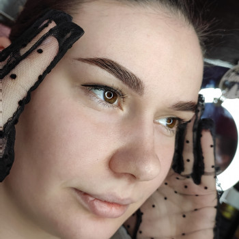 Моделирование бровей и покраска
                    Мастер перманентного макияжа Наталия Каменское