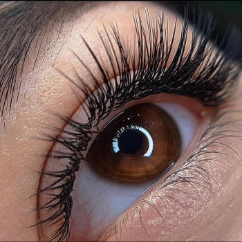 Вологий ефект у вигині «М»

 
 