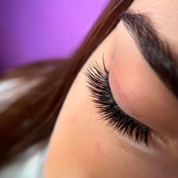 Вологий ефект у вигині «М»

 
 