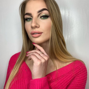 Професійний макіяж на будь-який смак

 
 