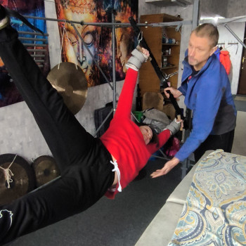 Заняття на тренажері ПравИло
                    Реабилитолог Олександр Черкассы