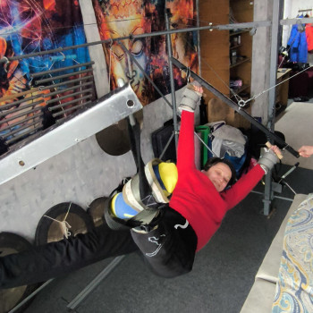 Заняття на тренажері ПравИло
                    Реабилитолог Олександр Черкассы