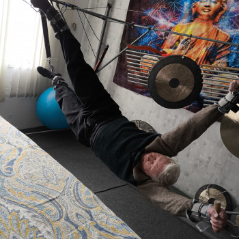 Заняття на тренажері ПравИло
                    Реабилитолог Олександр Черкассы