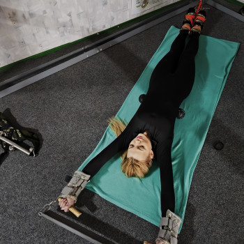 Заняття на тренажері ПравИло
                    Реабилитолог Олександр Черкассы