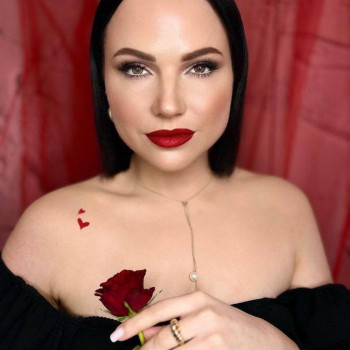 Макіяж та зачіска від наших спеціалістів
 
 