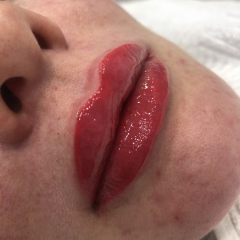 Перманентний макіяж губ