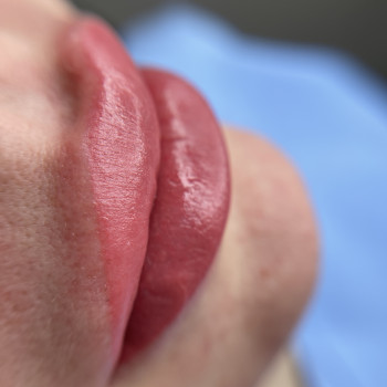 Перманентный макияж губ
                    Мастер перманентного макияжа Ирина Полтава