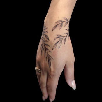 Тату женские на кисти ветка, фото - Тату мастер Виктория Матеренко