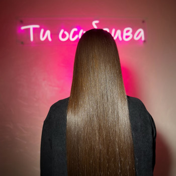 Фарбування волосся
                    Салон красоты Make up and nails bar Киев