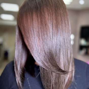 Фарбування волосся
                    Салон красоты Make up and nails bar Киев