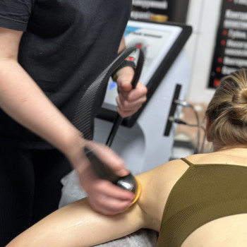 Вакуумно-роликовий масаж з підігрівом