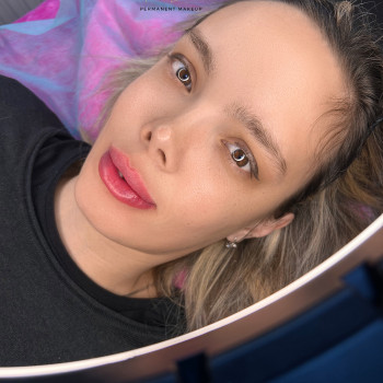 Перманентний макіяж
                    Майстер перманентного макіяжу Інна Бориспіль