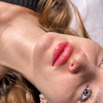 Контурна пластика губ
                    Мастер перманентного макияжа Інна Борисполь