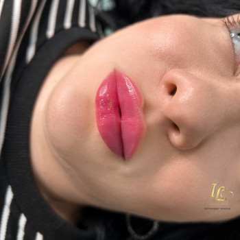 Контурна пластика губ
                    Мастер перманентного макияжа Інна Борисполь