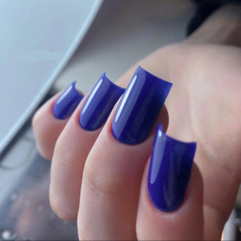 синій манікюр, манікюр на квадратні нігті
, чіткий квадрат, манікюр 2024, гарні нігті на літо, літній манікюр, манікюр гель-лаком