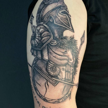 Тату для хлопців на плечі спартанець, фото - Тату салон Tattoo Art