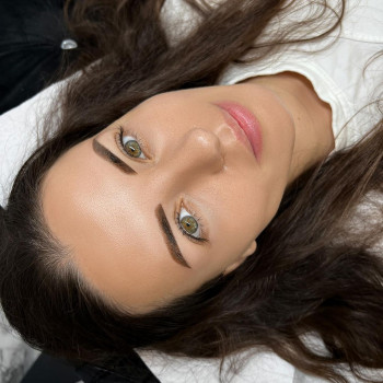 Пудровые Брови
                    Майстер перманентного макіяжу Ксения Кобылянская Київ