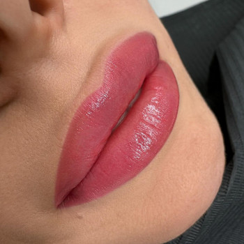 Перманентный макияж губ
                    Мастер перманентного макияжа Ксения Кобылянская Киев