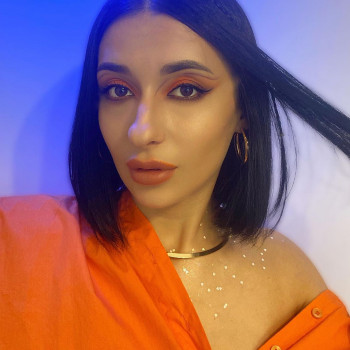 Професійний макіяж на будь-який смак

 
 