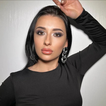 Професійний макіяж на будь-який смак

 
 